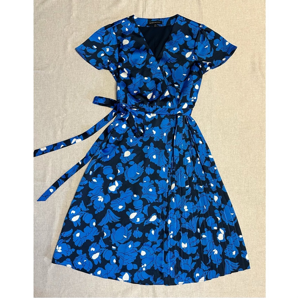 Banana Republic Wrap Dress Floral Short Sleeve Tie Lined Blue Size XS